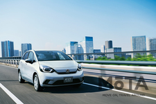 ホンダ 新型フィット e:HEV HOME