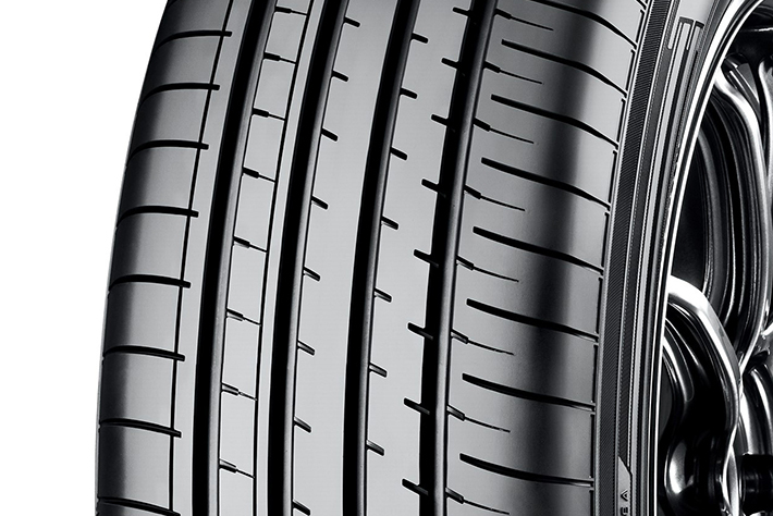 横浜ゴム ブルーアース XT