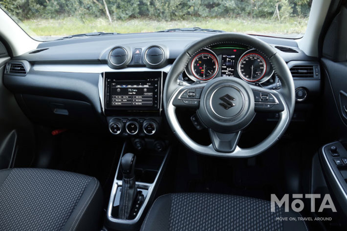 新型スイフトはスズキ初の電気式パーキングブレーキを採用する見込みだが、上級グレードのみとなる可能性も