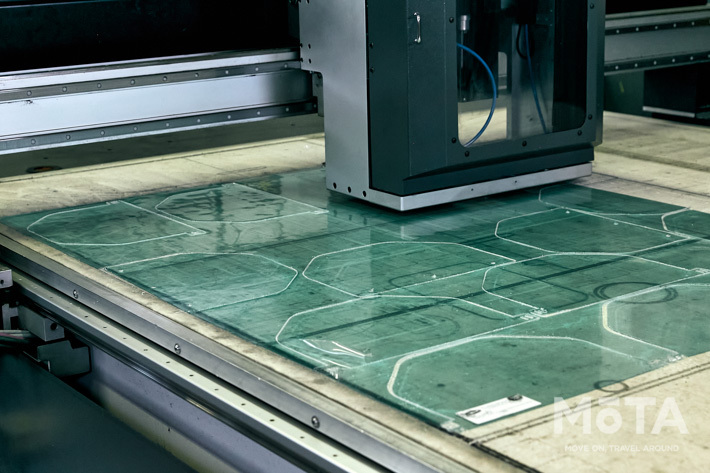 ランボルギーニ 医療用マスクとメディカルシールドを医療機関へ寄付