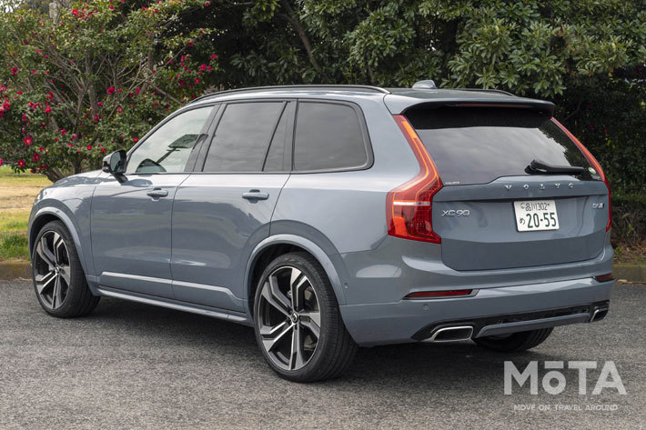 ボルボ 新型XC90 D5 AWD R-Design[特別仕様車](ボディカラー：サンダーグレーメタリック)