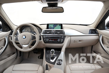 BMW 320d（F30型）