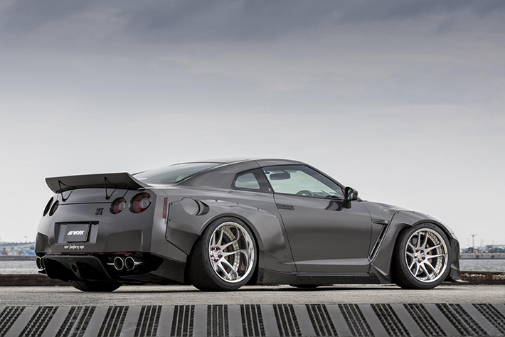 レース直系の20周年記念ホイール『ワーク エモーション ZR10』と レース直系の20周年記念ホイール『ワーク エモーション ZR10』と