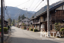 旧・甲州街道の宿場町「野田尻宿」／中央自動車道の“廃道”[「かつての高速道路」を往く]