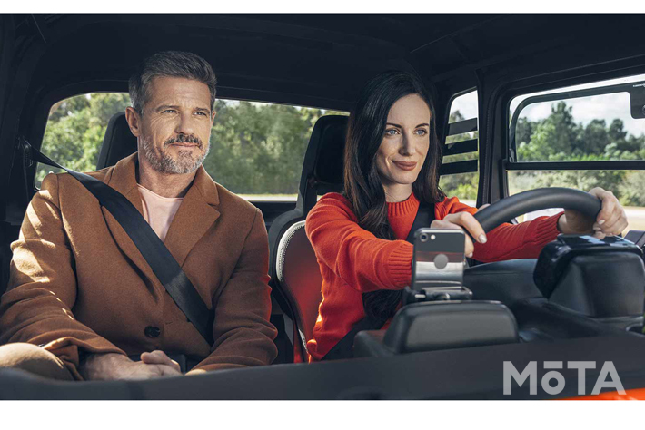 Amiの車内イメージ。ご覧の通り、大人2人が乗るにはかなりキツそう……