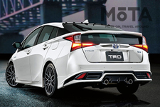 TRD トヨタ プリウス Aggressive Style
