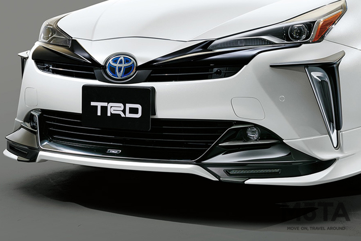 TRD トヨタ プリウス Aggressive Style