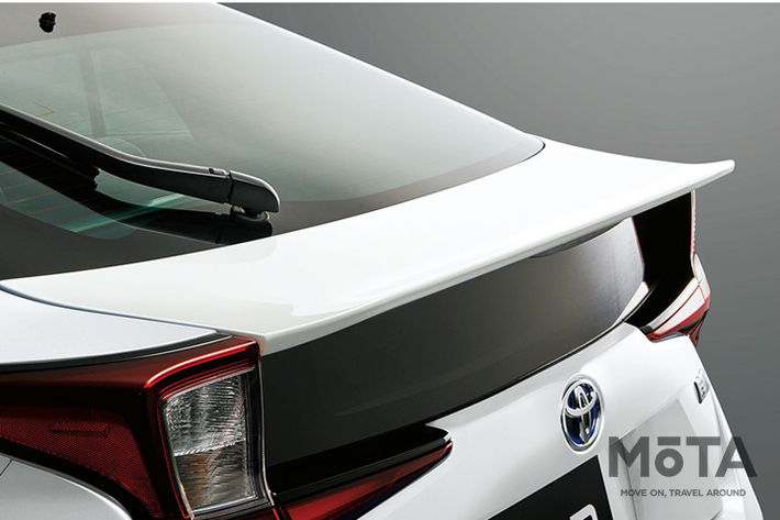 TRD トヨタ プリウス Aggressive Style