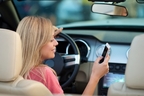 運転席の女性