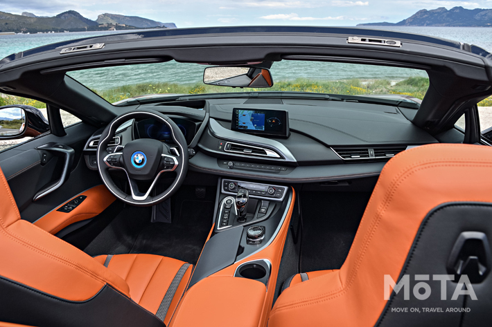 BMW i8ロードスター