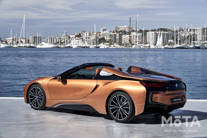 BMW i8ロードスター