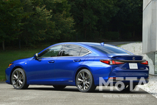 レクサス ES 300h“F SPORT”