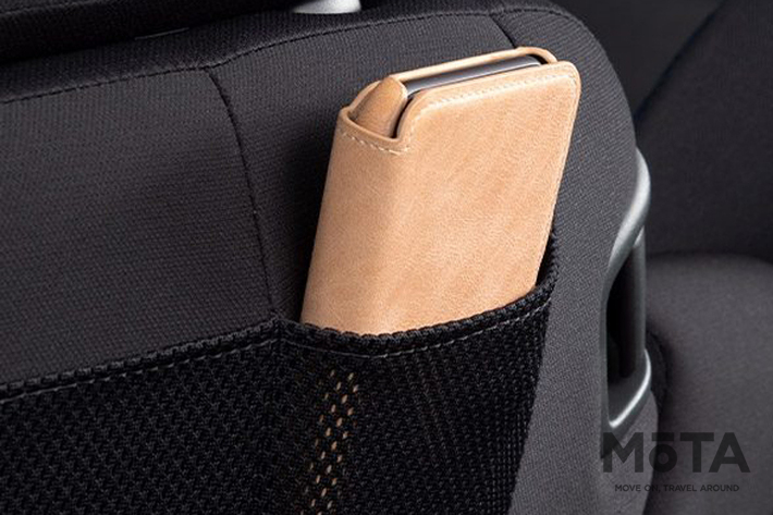 後席用のスマホポケット