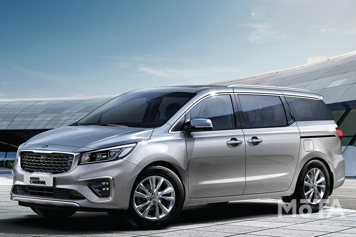 KIA カーニバル