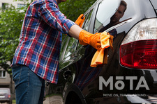 クルマを磨くイメージ