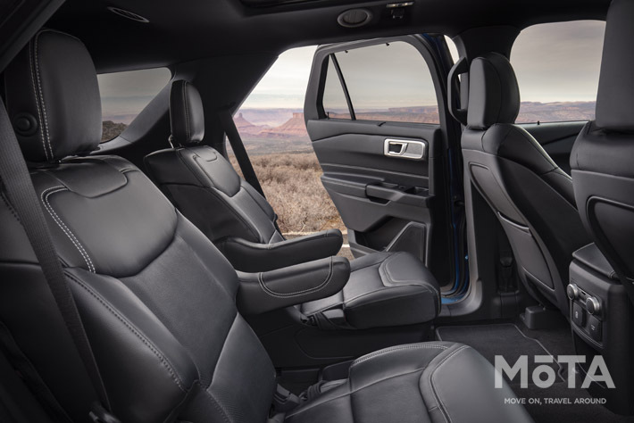 2列目シートにはCX-8と同じキャプテンシートタイプもラインアップされるなど、かなり快適な印象!