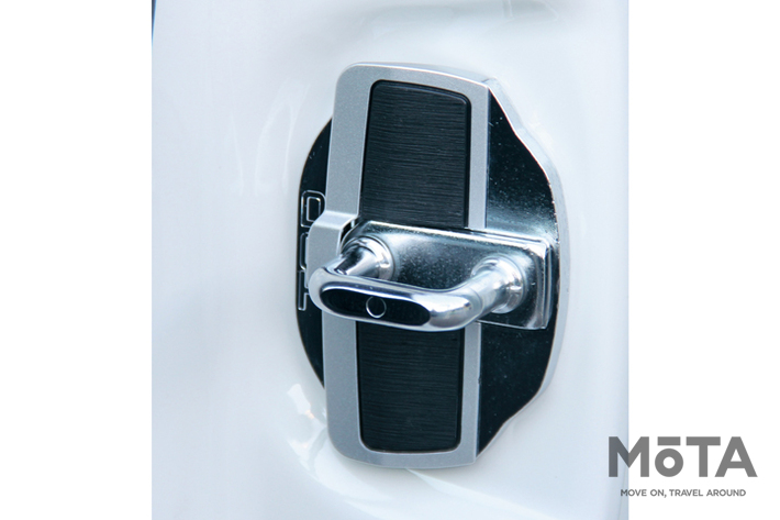 TRD C-HR 機能パーツ