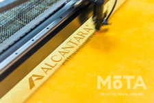 アルカンターラとコラボしたCzinger 21C