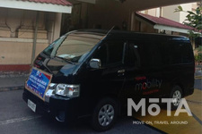 トヨタ・モビリティ基金がタイのバンコクで取り組んでいる医療従事者向けのオンデマンド型シャトルバス送迎サービス