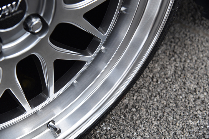 10jでアンダー6万円 アルファード ヴェルファイアの足元にばっちりハマるカスタムホイール Leowing Fm9 トライアルファ Vol 7 車のカスタムパーツ カー用品 Mota