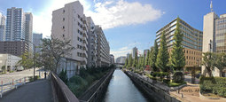 東京都港区芝浦　竹芝橋より芝浦運河を臨む