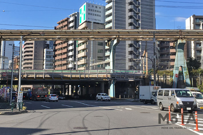 東京都港区芝浦1丁目　東京モノレールとJRのガード