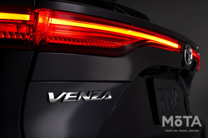 トヨタ 新型ハリアー北米仕様「Venza(ヴェンザ)」2021年モデル