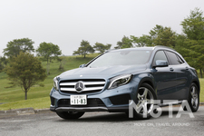 メルセデス・ベンツ GLA250 4MATIC