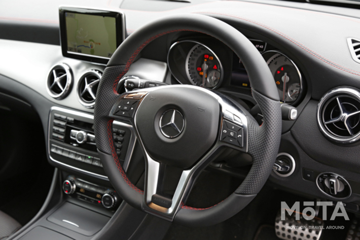 メルセデス・ベンツ GLA250 4MATIC