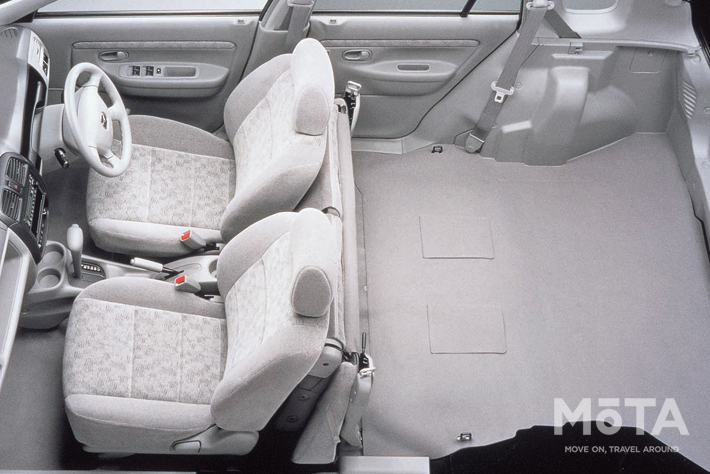 マツダ 初代デミオ