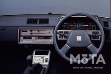 日産 スカイライン（6代目：R30型 4DS 2000 Turbo GT-E·X Passage）