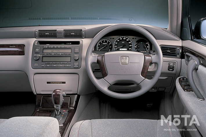 トヨタ クラウン（11代目：S17型）ロイヤルサルーン