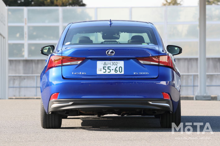 レクサス IS 300h F SPORT（2016年モデル）