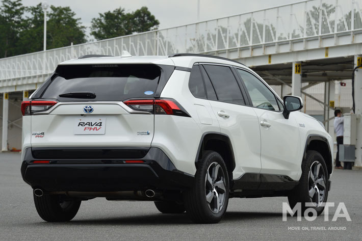 トヨタ RAV4 PHV G[ボディカラー：ホワイトパールクリスタルシャイン]