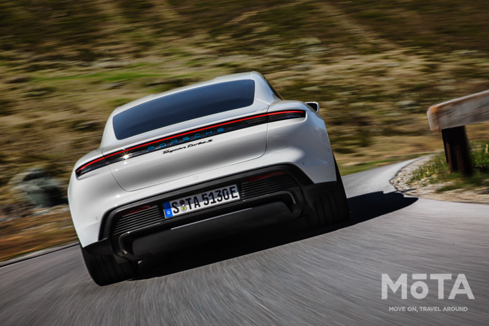 ポルシェ タイカン ターボS