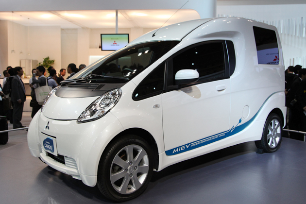 商用車なのに荷室が狭かった が I Mievカーゴは超斬新な発想のクルマだった 結局売らなかったクルマたち コラム Mota