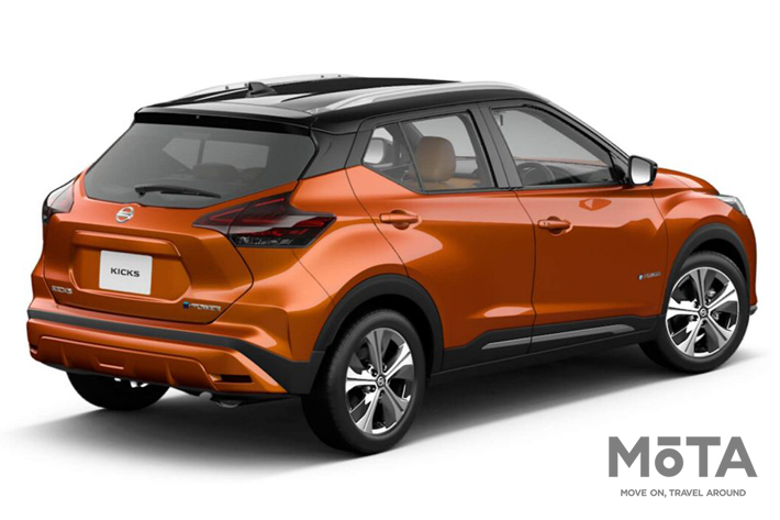 日産 キックス e-POWERのリアは、ブーメラン型のリアコンビランプが目をひきます。これは旧型ジューク辺りから始まった日産の共通デザインですね。リアのホイールアーチやテールゲートの造形も有機的。全体に筋肉質!なマッチョデザインですね。