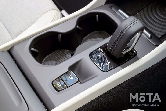 ボルボ XC40 T4 モメンタム(FF)[※画像は2019年モデル]