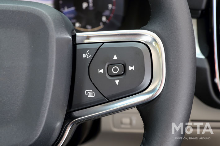 ボルボ XC40 T4 モメンタム(FF)[※画像は2019年モデル]