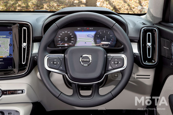 ボルボ XC40 T4 モメンタム(FF)[※画像は2019年モデル]