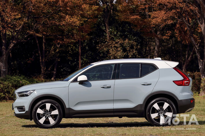 ボルボ XC40 T4 モメンタム(FF)[※画像は2019年モデル]