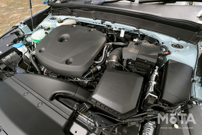 ボルボ XC40 T4 モメンタム(FF)[※画像は2019年モデル]