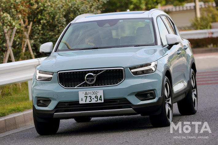 ボルボ XC40 T4 モメンタム(FF)[※画像は2019年モデル]