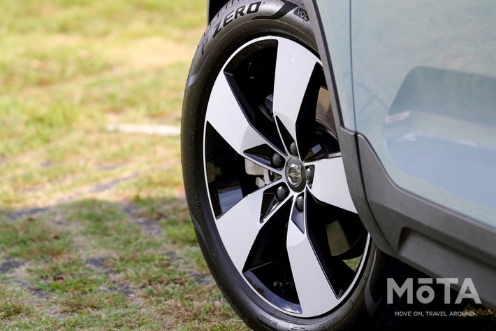 ボルボ XC40 T4 モメンタム(FF)[※画像は2019年モデル]