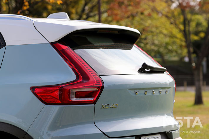 ボルボ XC40 T4 モメンタム(FF)[※画像は2019年モデル]