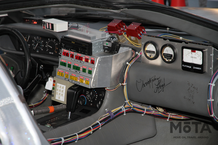 バイオエタノールで走るデロリアン DMC-12