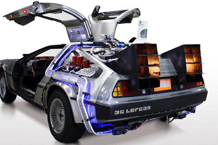 バック・トゥ・ザ・フューチャー2』仕様を再現！？ ゴミを燃料に走る