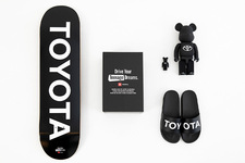 TOYOTA×BE@RBRICK 初コラボ！「Drive Your Teenage Dreams.」を