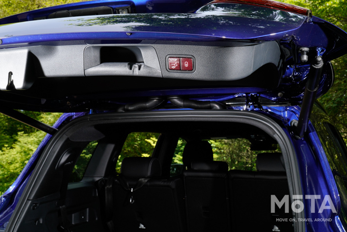 メルセデス・ベンツ 新型GLB 250 4MATIC