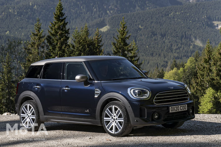 ミニ クロスオーバー[MINI Cooper Crossover ALL4]